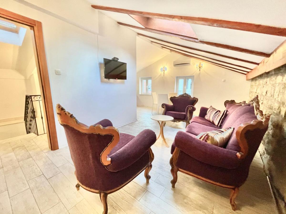 Family Two Bedroom House Old Town Apartment