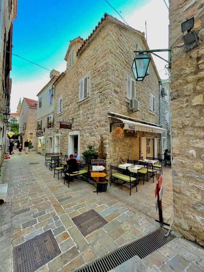 Family Two Bedroom House Old Town Apartment