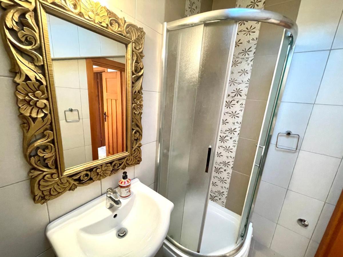 Family Two Bedroom House Old Town Apartment *